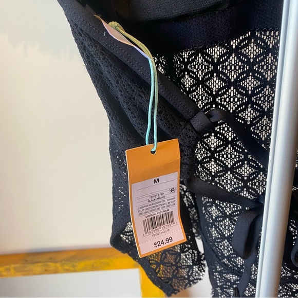 M Swimsuit Top - Picture 2 of 4